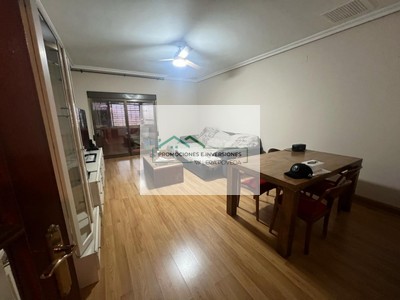 Piso en venta en San Clemente, con 4 dormitorios, 2 baños, plaza de garaje y 2 terrazas