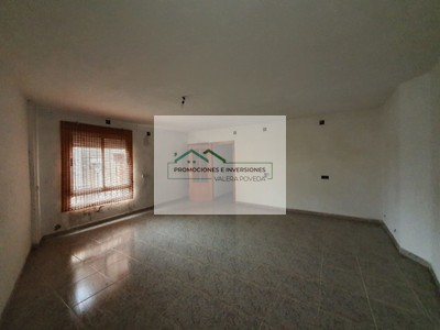 Casa en venta en Minglanilla, con 6 dormitorios, 2 baños y plaza de garaje