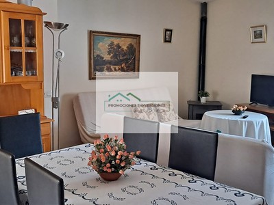 Casa en venta en Enguidanos, con 3 dormitorios, baño y balcón