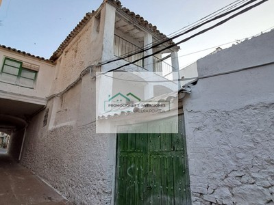 Casa en venta en San Lorenzo De La Parrilla, con 8 dormitorios, 2 baños y terreno