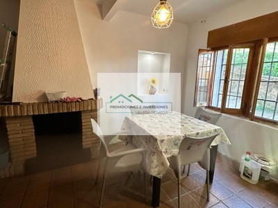 Casa en alquiler en Cuenca, con 4 dormitorios, 2 baños y terraza