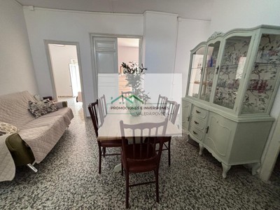 Casa en venta en Valverde Del Jucar, con 3 dormitorios, baño, trastero y balcón