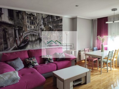 Piso en alquiler en Cuenca, con 3 dormitorios y 2 baños