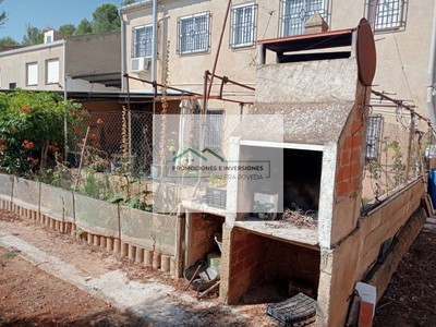 Casa en venta en Nava De Abajo, con 4 dormitorios, 2 baños y terreno
