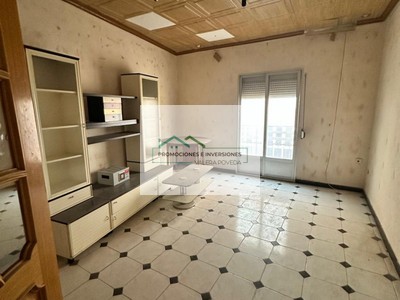 Piso en venta en Tarancon, con 4 dormitorios, baño y balcón