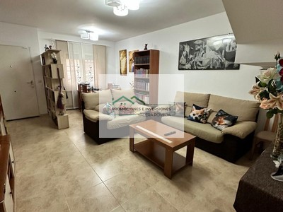 Casa en venta en Mota Del Cuervo, con 3 dormitorios, baño, aseo, plaza de garaje y terraza