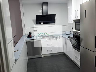 Piso en alquiler en Albacete, con 3 dormitorios y 2 baños