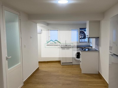 Piso en venta en Cuenca, con 2 dormitorios y baño