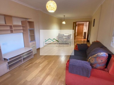 Piso en alquiler en Cuenca, con 4 dormitorios, 2 baños, plaza de garaje y trastero