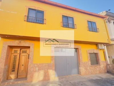 Casa en venta en Motilla Del Palancar, con 4 dormitorios, baño, aseo, plaza de garaje, trastero y terreno