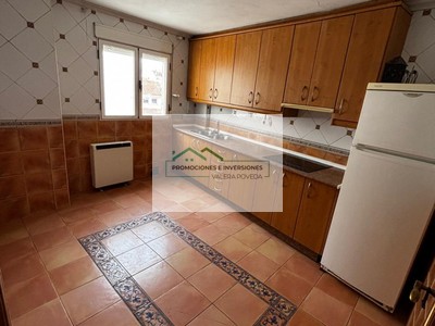 Ático en venta en Quintanar Del Rey, con 3 dormitorios, baño, aseo, balcón y terraza