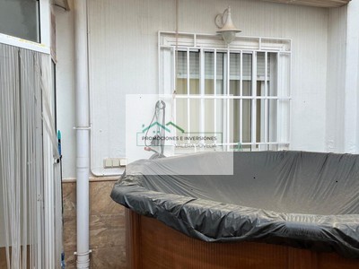 Casa en venta en Balazote, con 4 dormitorios, 2 baños, plaza de garaje, trastero y balcón