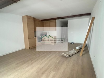 Piso en venta en Cuenca, con 3 dormitorios y 2 baños