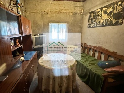 Casa en venta en Huerta De La Obispalía, con 4 dormitorios, 2 baños y plaza de garaje