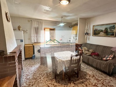 Casa en venta en Tejadillos, con 3 dormitorios, baño y trastero