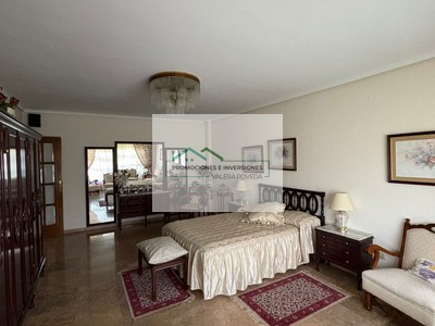 Piso en venta en Albacete, con 7 dormitorios, 4 baños y balcón