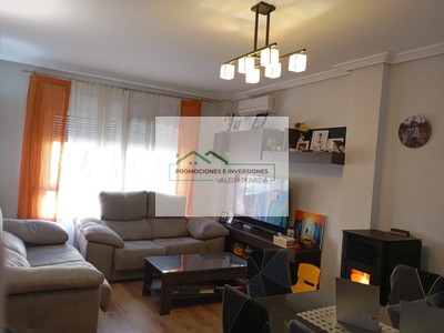 Casa en venta en Argamason, con 3 dormitorios y 2 baños