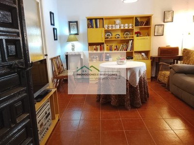 Casa en venta en Campillo De Altobuey, con 4 dormitorios y 2 baños