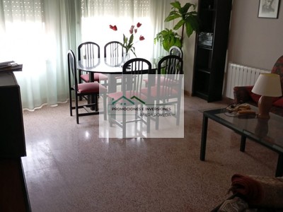 Piso en venta en Tobarra, con 5 dormitorios y 2 baños