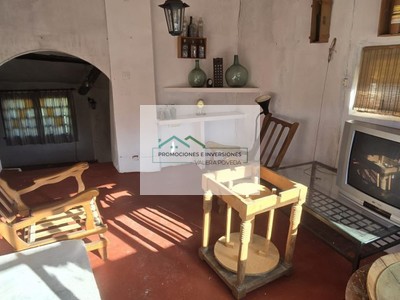 Casa en venta en Buendía, con 4 dormitorios y baño