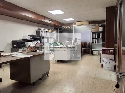 Oficina en venta en Alicante, con 2 baños
