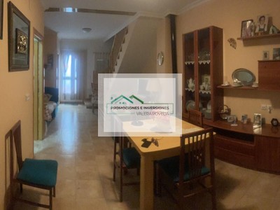 Casa en alquiler en Castillejo De Iniesta, con 3 dormitorios y 2 baños