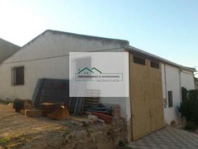 Nave industrial en venta en Priego, con baño