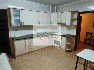 Edificio en venta en Las Pedroñeras, con 5 dormitorios, 2 baños y balcón