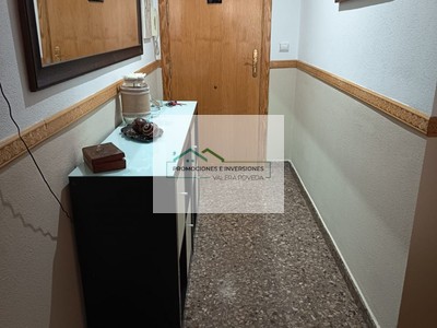 Piso en venta en Albacete, con 3 dormitorios, 2 baños y balcón