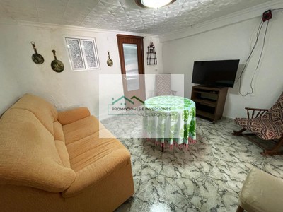 Casa en venta en Minglanilla, con 3 dormitorios y baño
