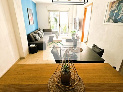 Piso en venta en Alicante, Torrevieja, con 3 dormitorios y 2 baños