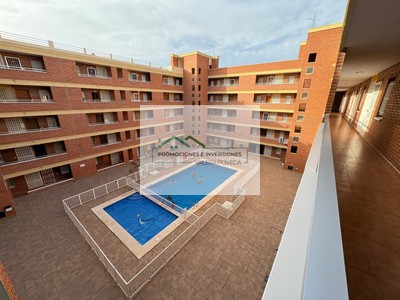 Piso en venta en Torrevieja, con 2 dormitorios y baño