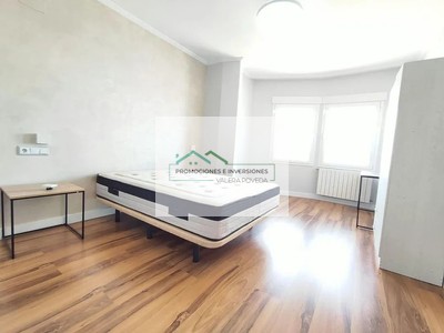 Duplex en venta en La Gineta, con 4 dormitorios, 4 baños y 2 balcones