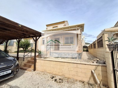 Chalet en venta en Polop, con 2 dormitorios y 2 baños