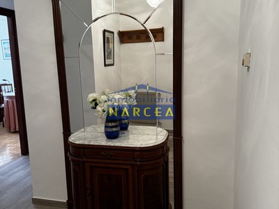 Piso en alquiler temporal en Cangas Del Narcea, con 3 dormitorios, baño, aseo, balcón y terraza