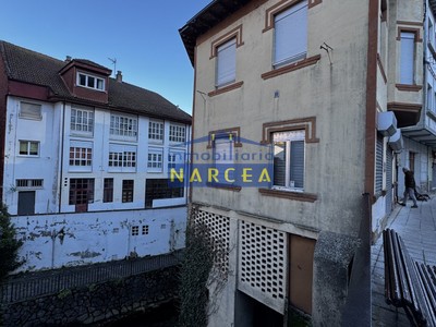 Vistas y fachada lateral