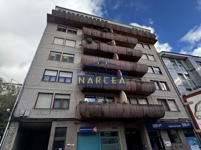 Piso en venta en Tineo, con 4 dormitorios, baño, aseo y terraza