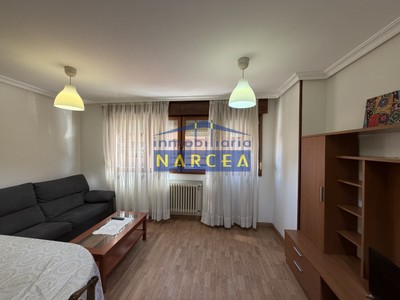 Piso en alquiler en Cangas Del Narcea, con 3 dormitorios, 2 baños y trastero
