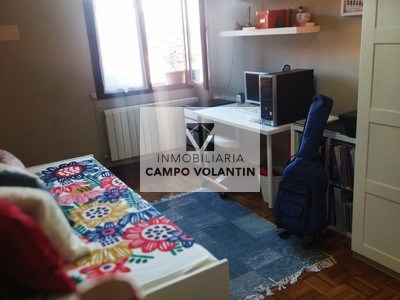 Piso en venta en Campo Volantin, con 2 dormitorios y baño