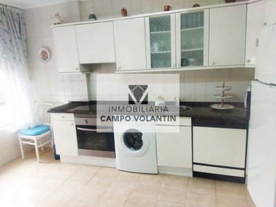 Chalet en venta en Noja, con 3 dormitorios, 2 baños, 2 plazas de garaje y 3 balcones