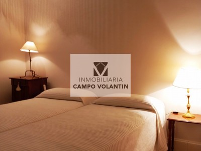 Piso en venta en Campo Volantin, con 3 dormitorios, 2 baños y balcón