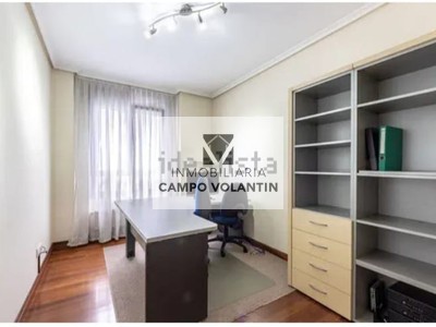 Piso en venta en Miribilla, con 4 dormitorios, 2 baños, plaza de garaje, trastero y balcón
