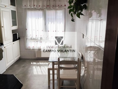 Piso en venta en Santutxu, con 3 dormitorios, 2 baños y balcón