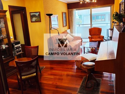 Piso en venta en Sarriko, con 4 dormitorios, 2 baños, plaza de garaje y terraza