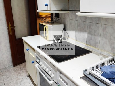 Piso en venta en Casco Viejo, con 2 dormitorios, baño y balcón