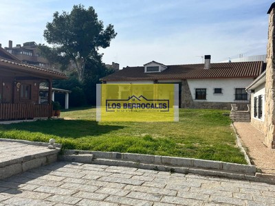Chalet en venta en Madrid, con 11 dormitorios, 11 baños, 8 plazas de garaje y terreno