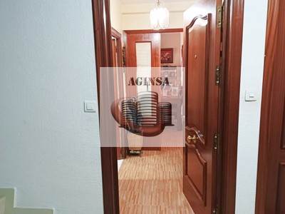 Piso en venta en Castilleja De La Cuesta, con 3 dormitorios, baño, trastero y terraza