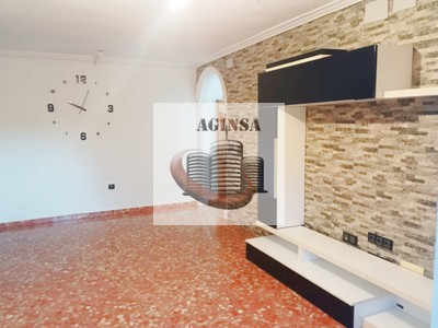 Piso en venta en Castilleja De La Cuesta, Nueva Sevilla, con 4 dormitorios, baño, aseo y terraza
