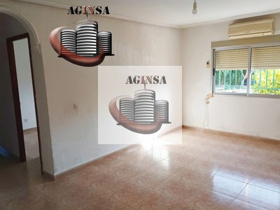 Piso en venta en Castilleja De La Cuesta, Nueva Sevilla, con 3 dormitorios, baño y trastero
