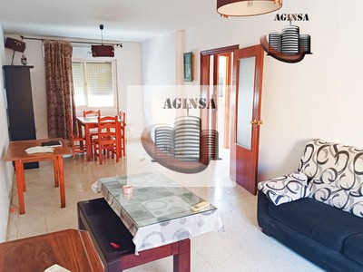 Casa en venta en Guillena, con 3 dormitorios, 2 baños y trastero